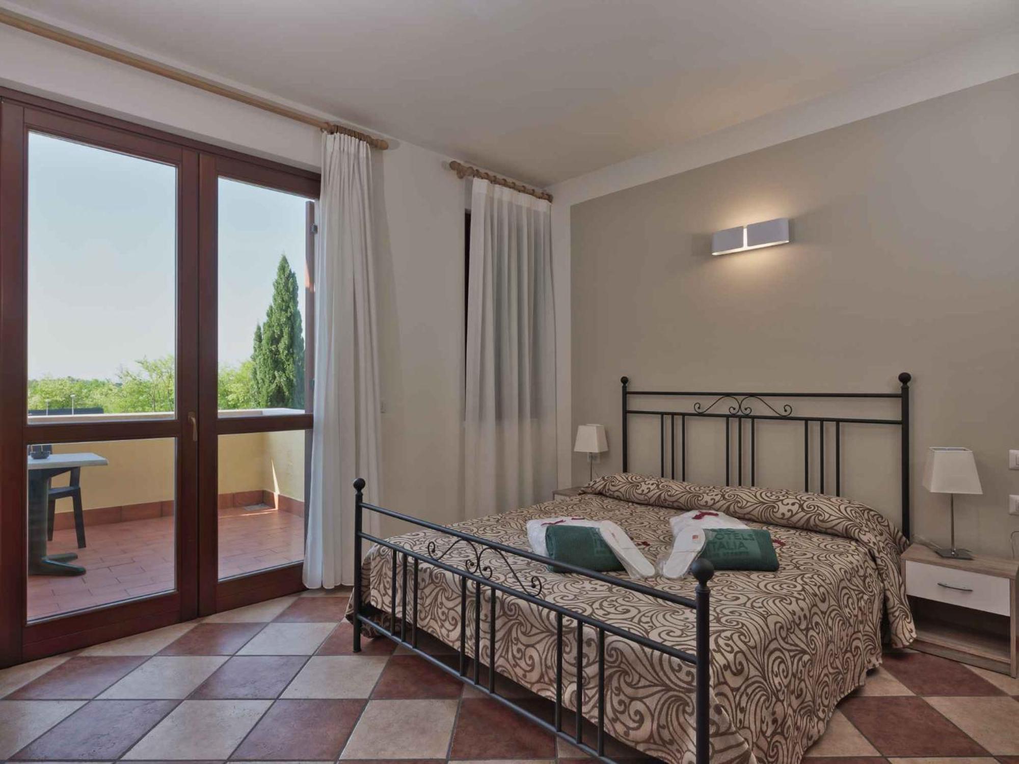 In 22083 Peschiera del Garda